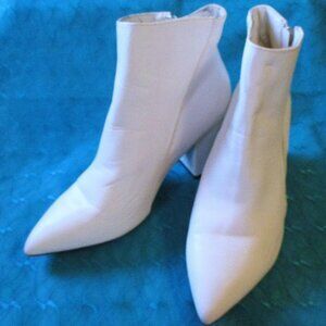 White Faux Leather Ankle Boots Women's Size 8 Block Heel Pointed Toe Zip Closure